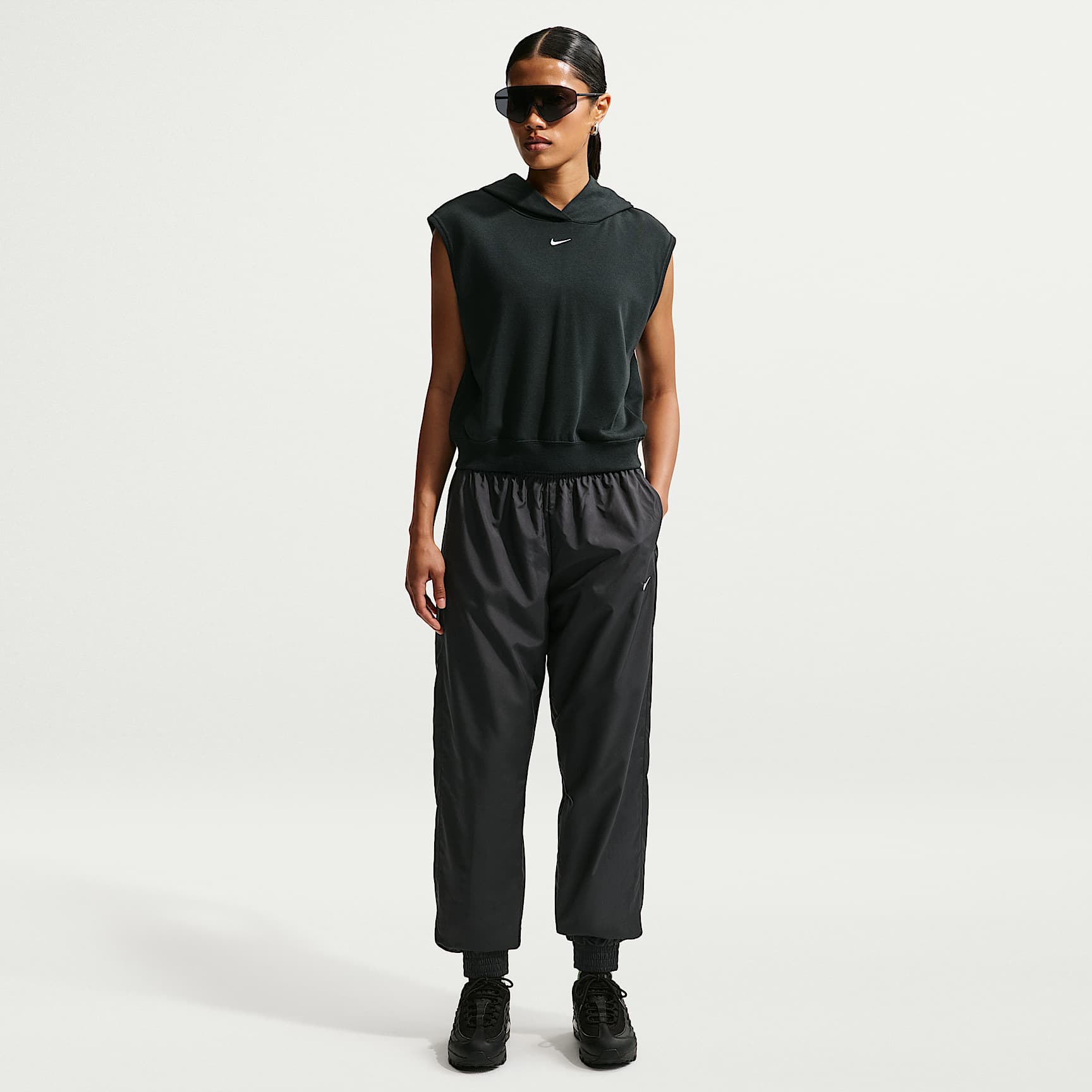Reviews: Nike Sportswear Classic Wovens Women's UV Protection Mid